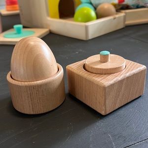 Lovevery Montessori egg and pincer toy